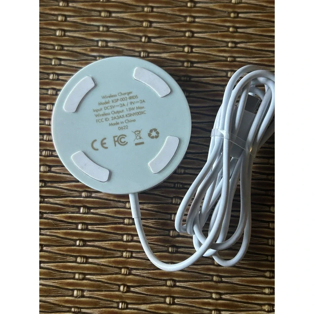 New Kate Spade New York 15W Magnetic Wireless Charging Pad - Iridescent